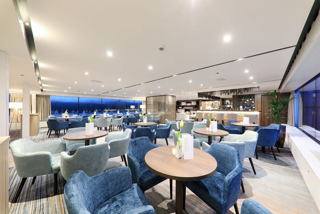 Bar and Lounge
