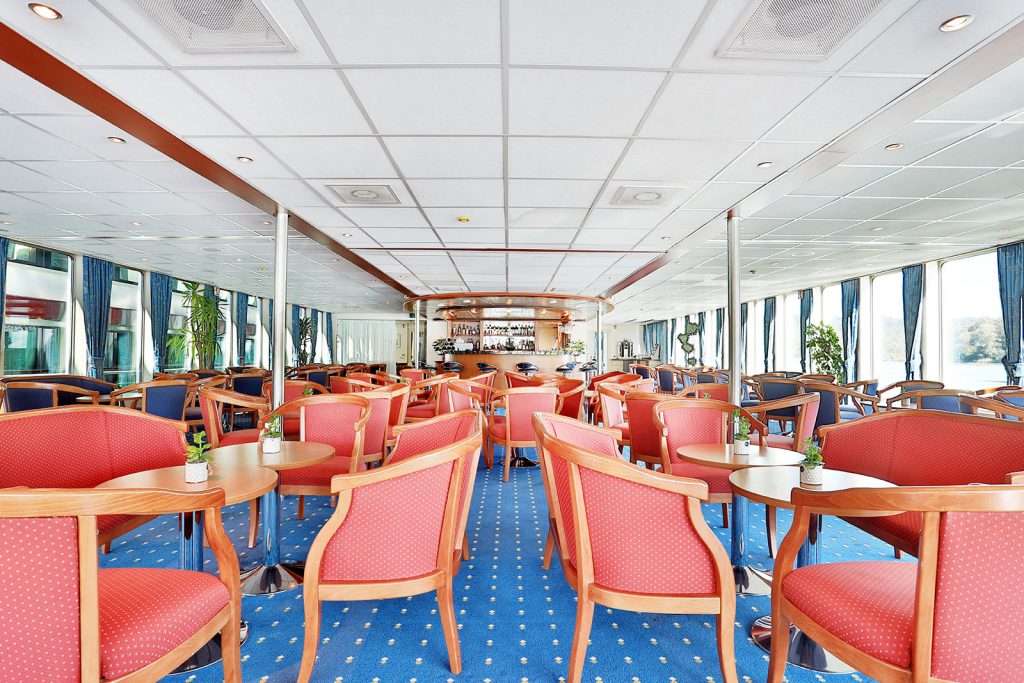 Bar and Lounge