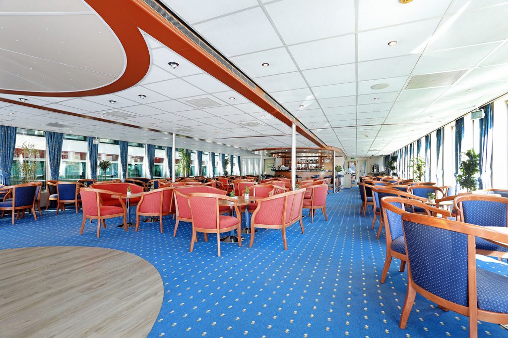 Bar and Lounge