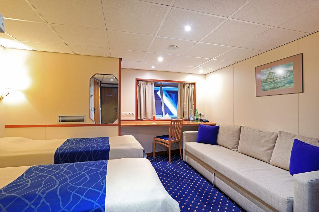 3-Bed cabin Upper deck