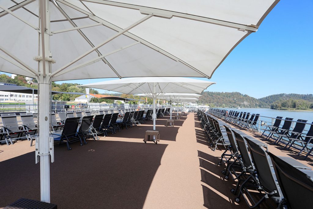 Sun deck