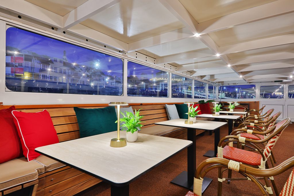 Panorama Saloon