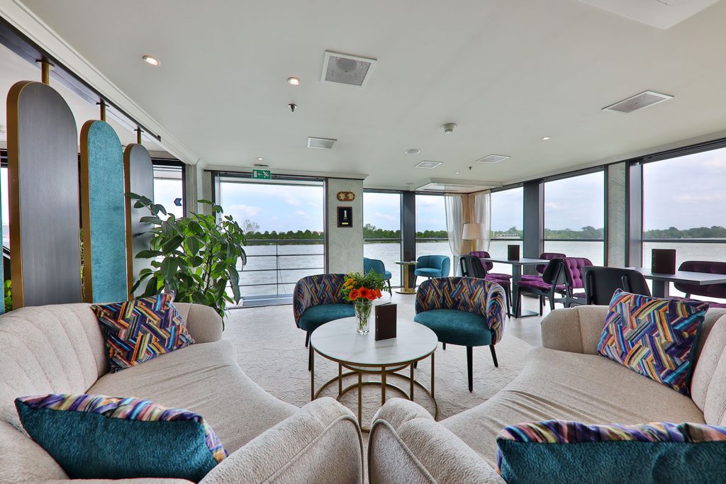 Aft lounge